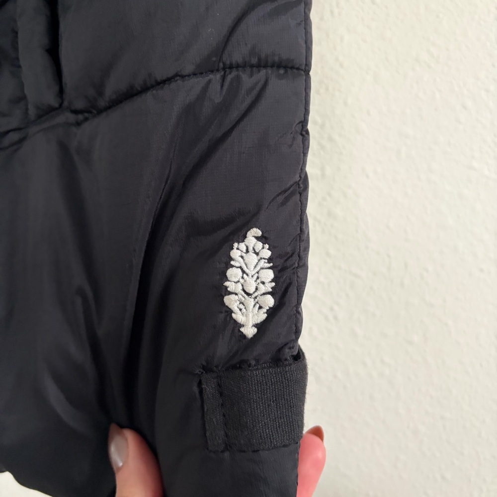 Free People Movement In a Bubble Puffer Vest Black - Picture 4 of 9